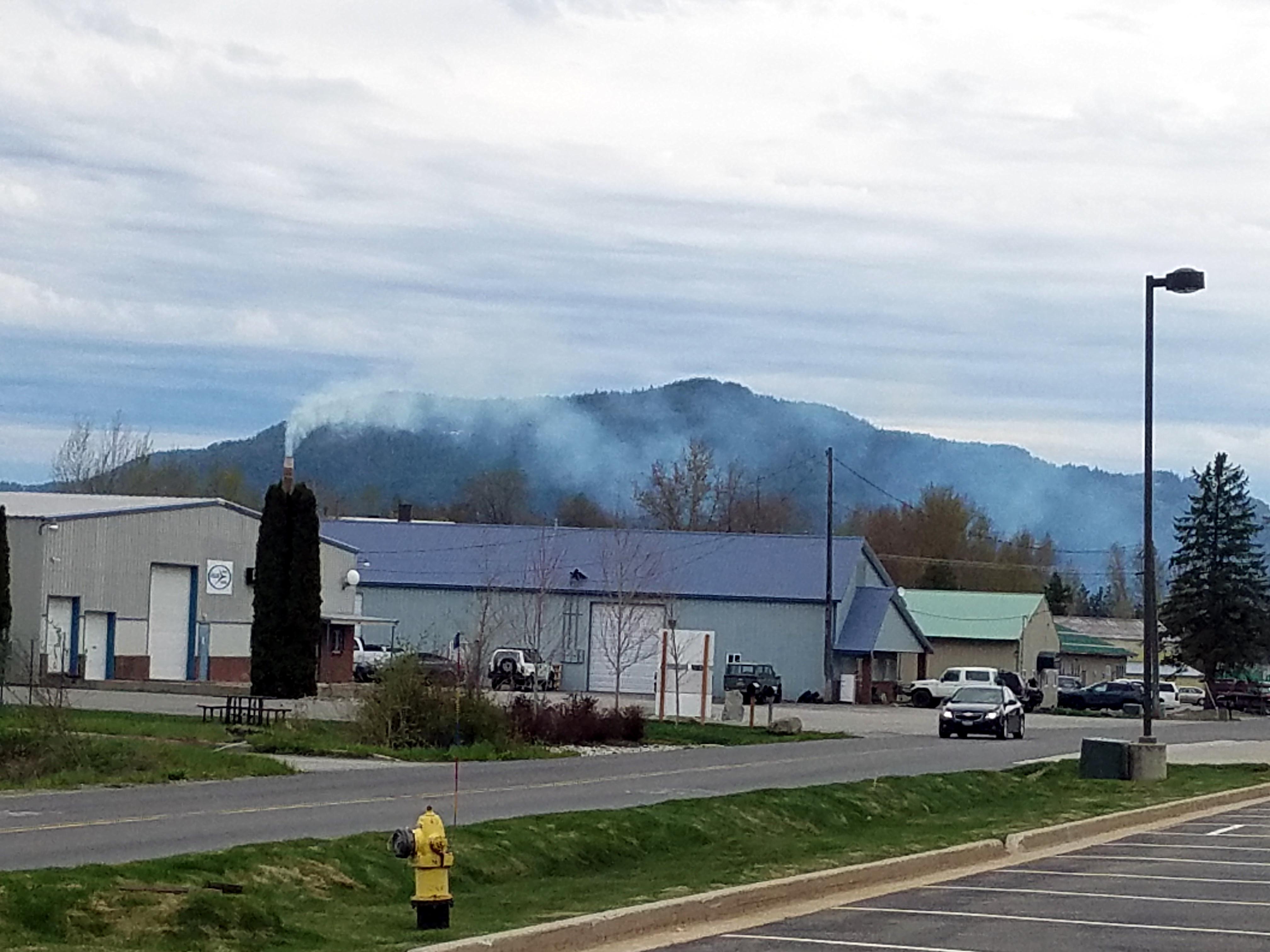Lignetics of Kootenai Idaho polluting the air